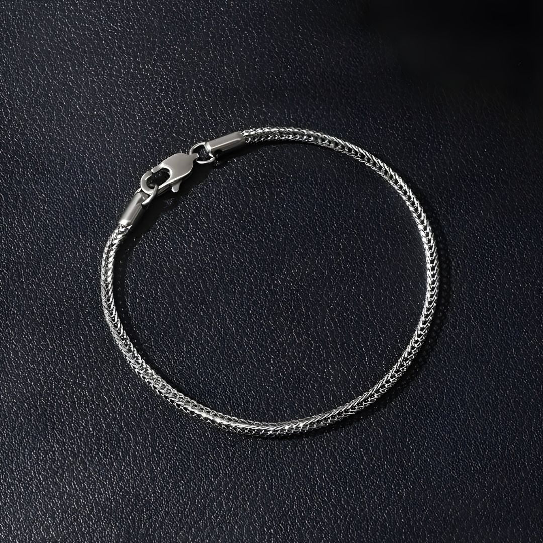 Noir Tail Bracelet