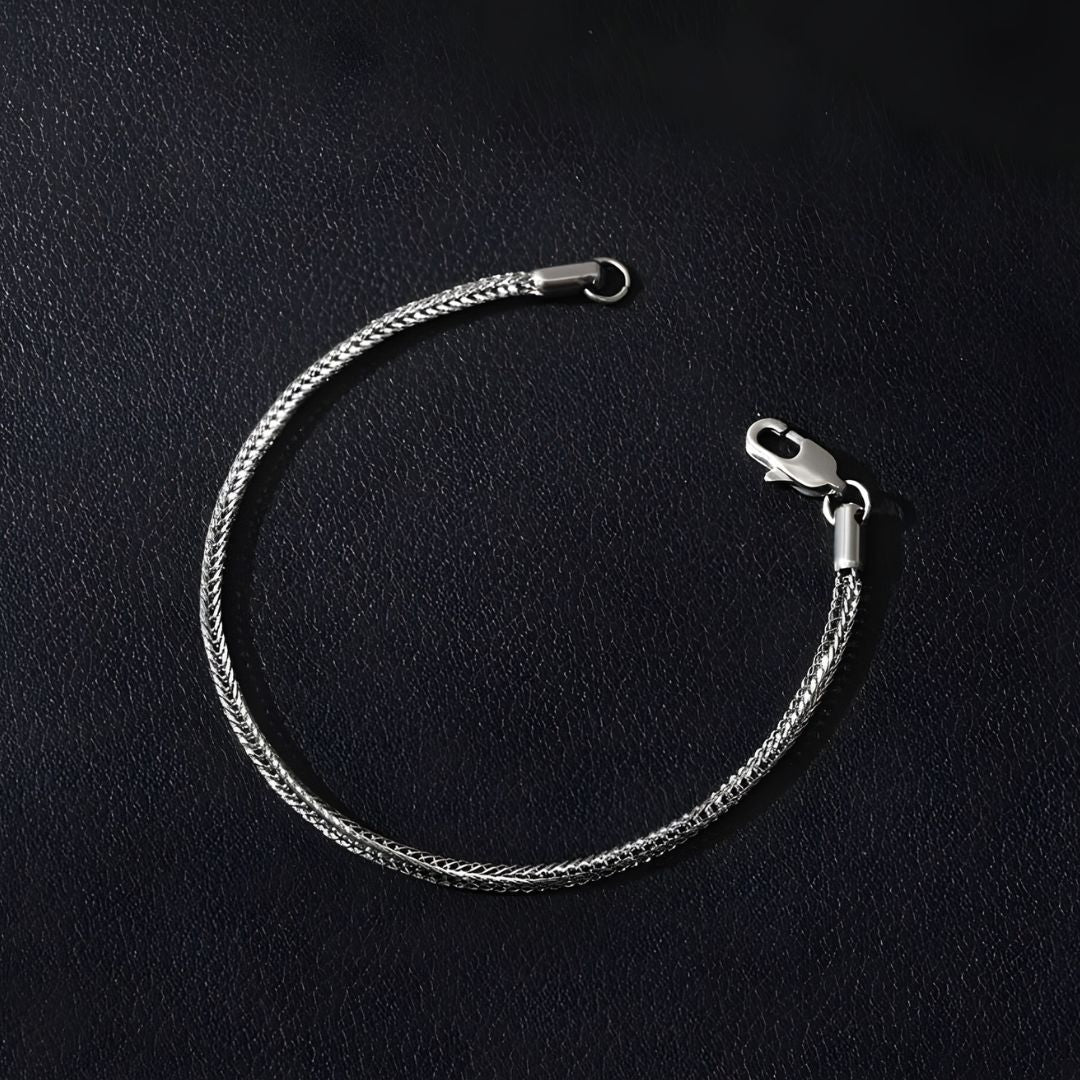Noir Tail Bracelet